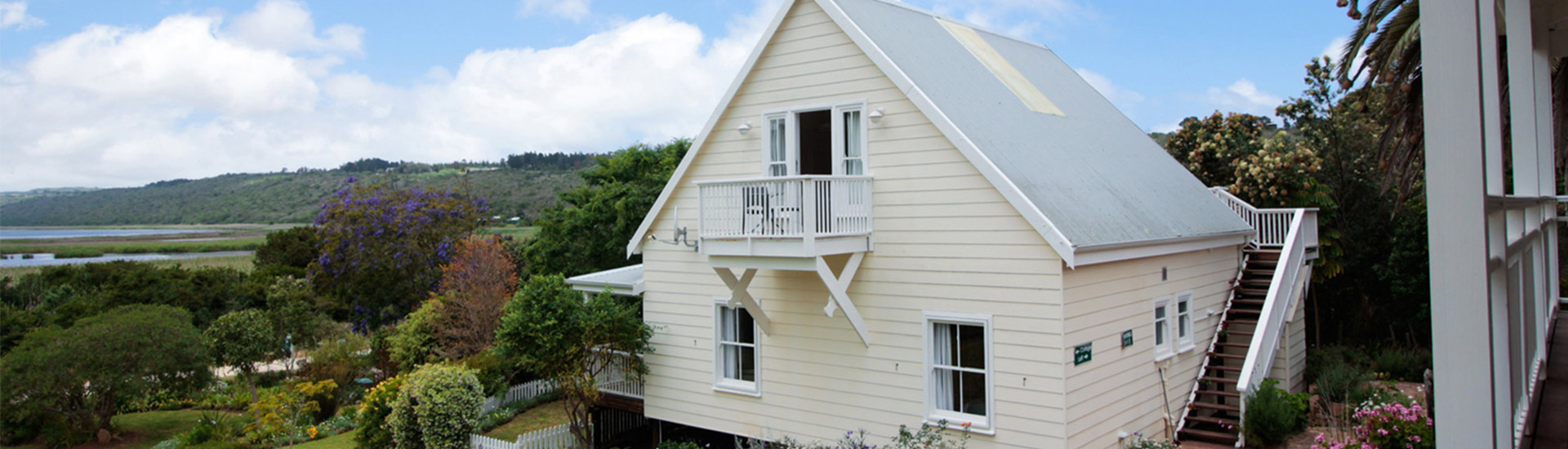 Accommodation header